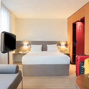 4* Otel Novotel Centre